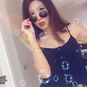 Meet your Posher, Candice